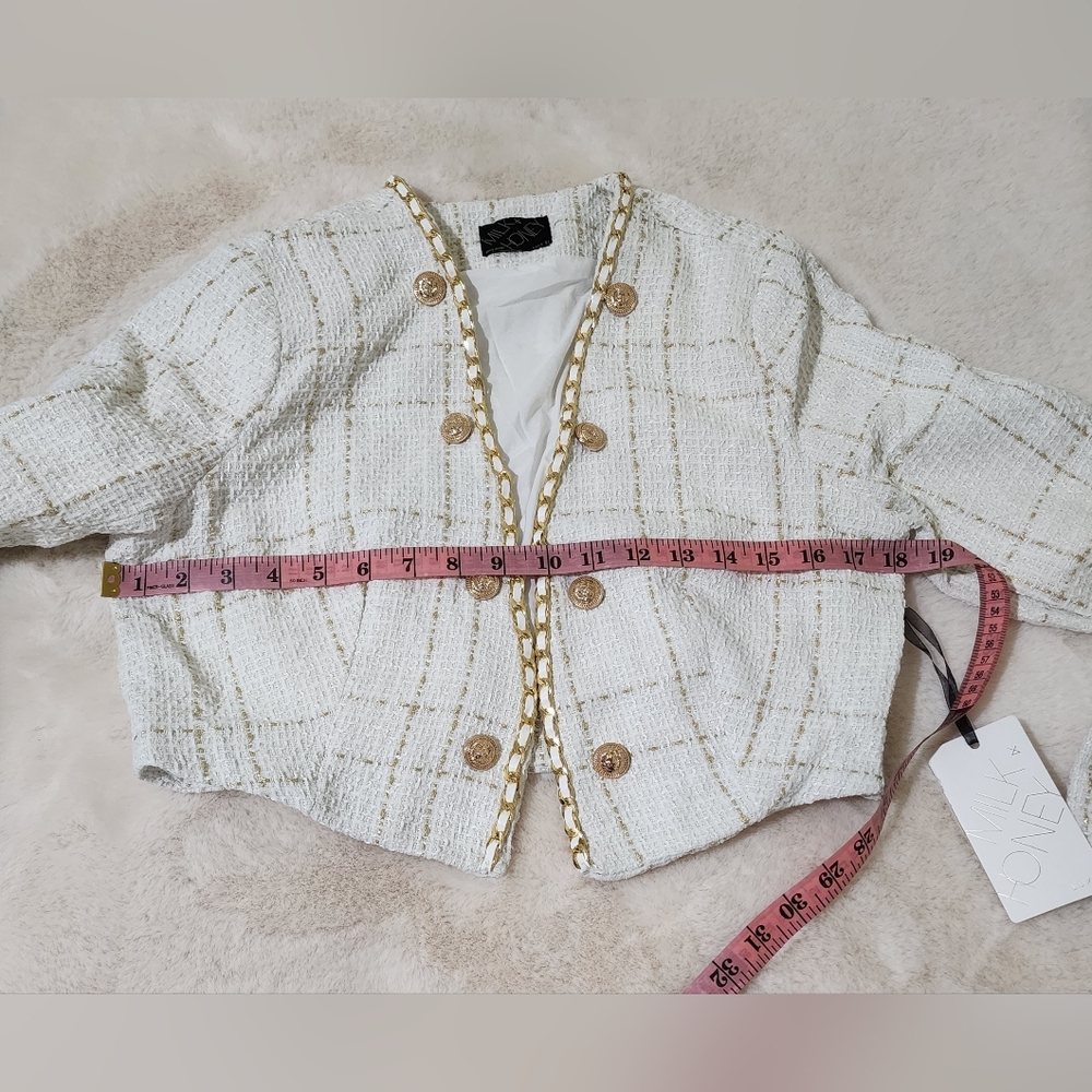Chic White and Gold Plaid Jacket and Jumpsuit Set - Picture 8 of 16